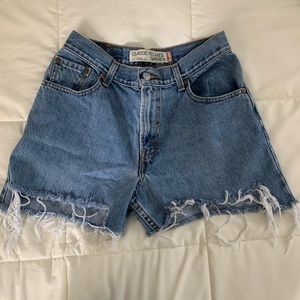 Levi’s Classic Relaxed Tapered Shorts